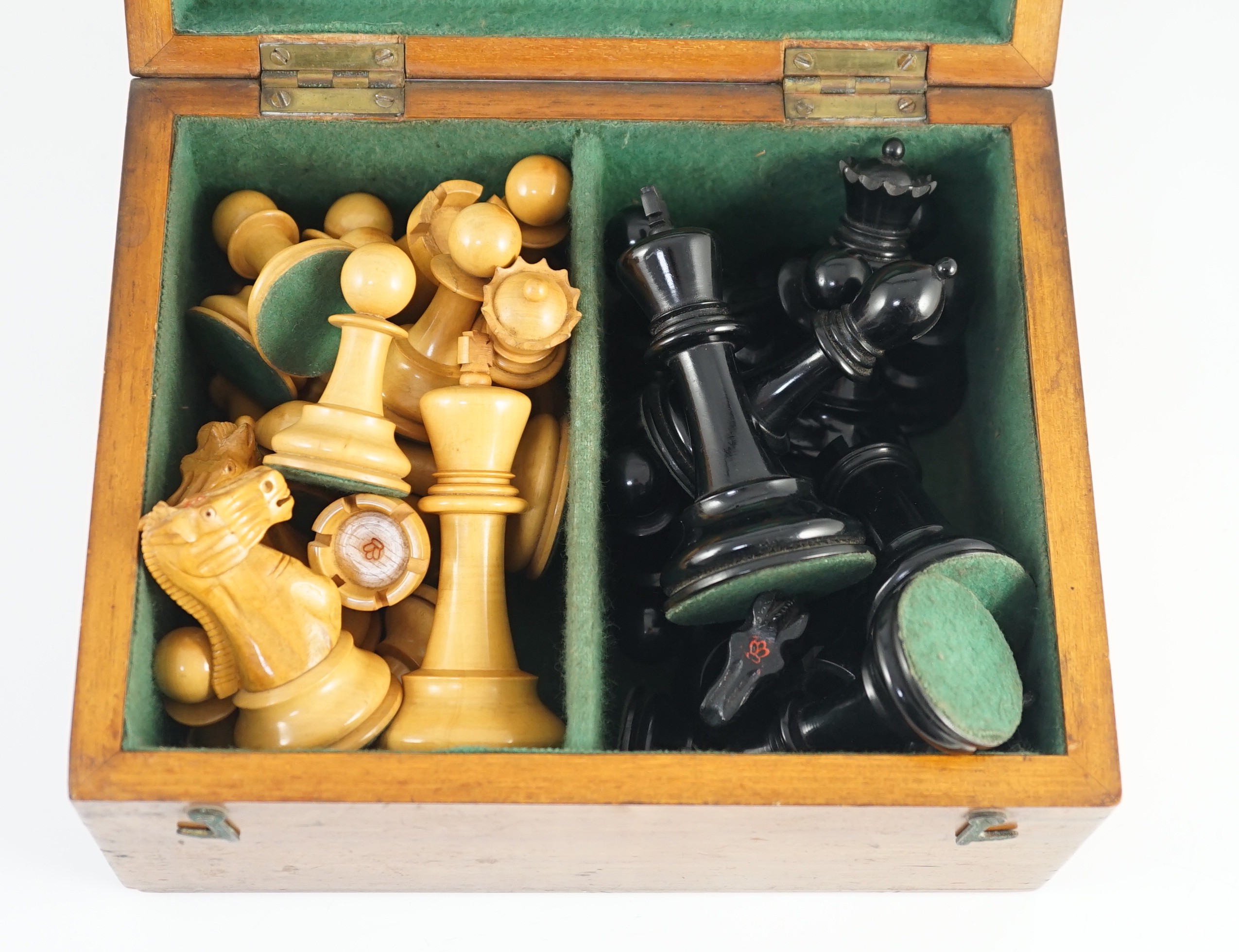 A Jaques & Son Staunton pattern ebony and boxwood chess set, Kings 9.5cm